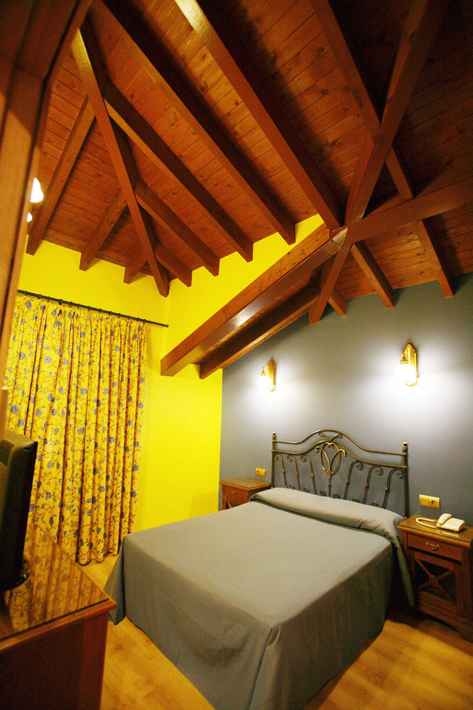Imperion Hotel Cangas de Onis Bagian luar foto