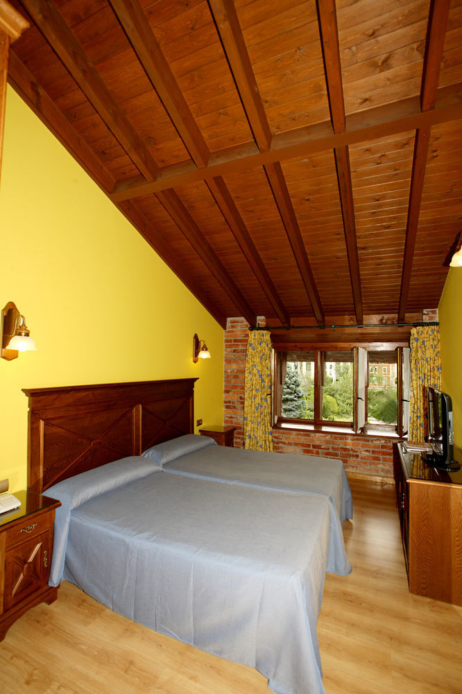 Imperion Hotel Cangas de Onis Bagian luar foto