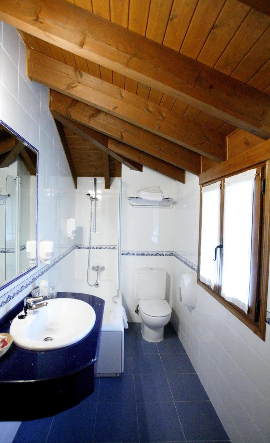 Imperion Hotel Cangas de Onis Bagian luar foto