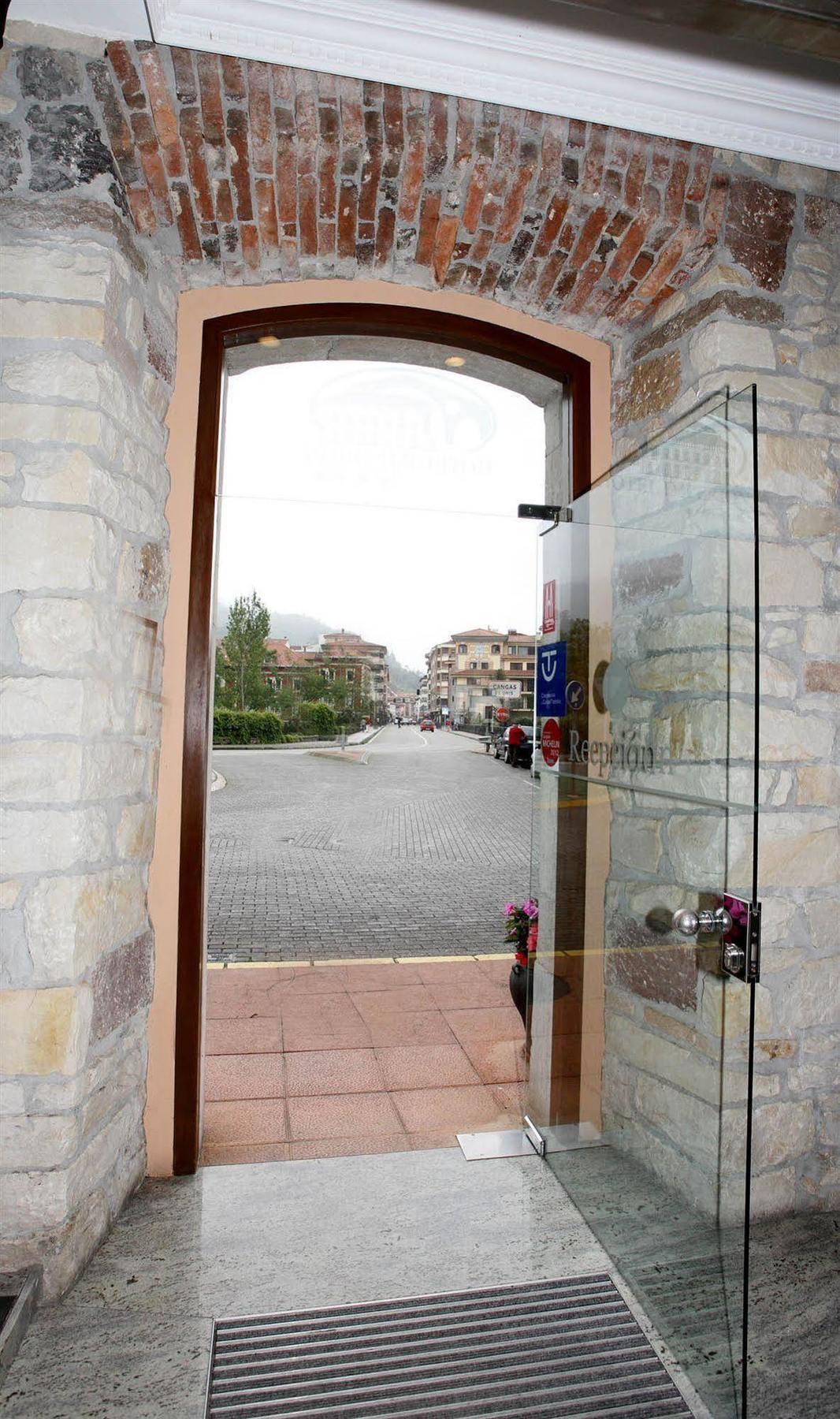 Imperion Hotel Cangas de Onis Bagian luar foto
