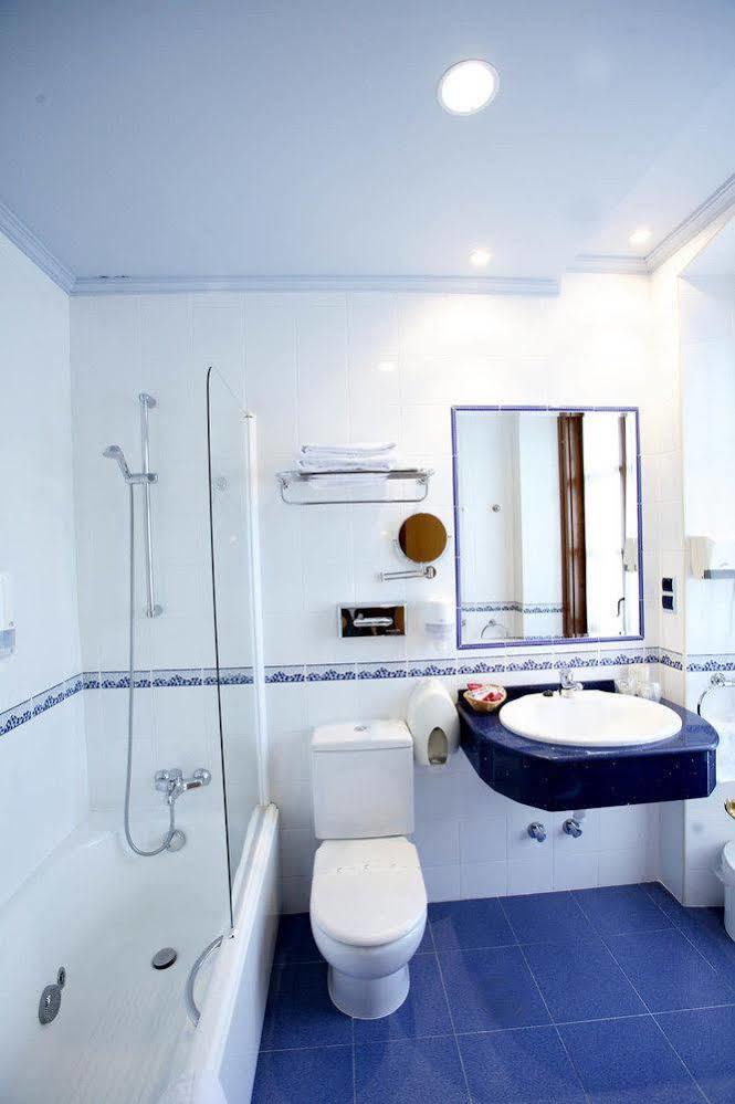Imperion Hotel Cangas de Onis Bagian luar foto