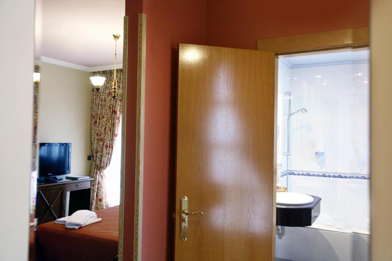 Imperion Hotel Cangas de Onis Ruang foto