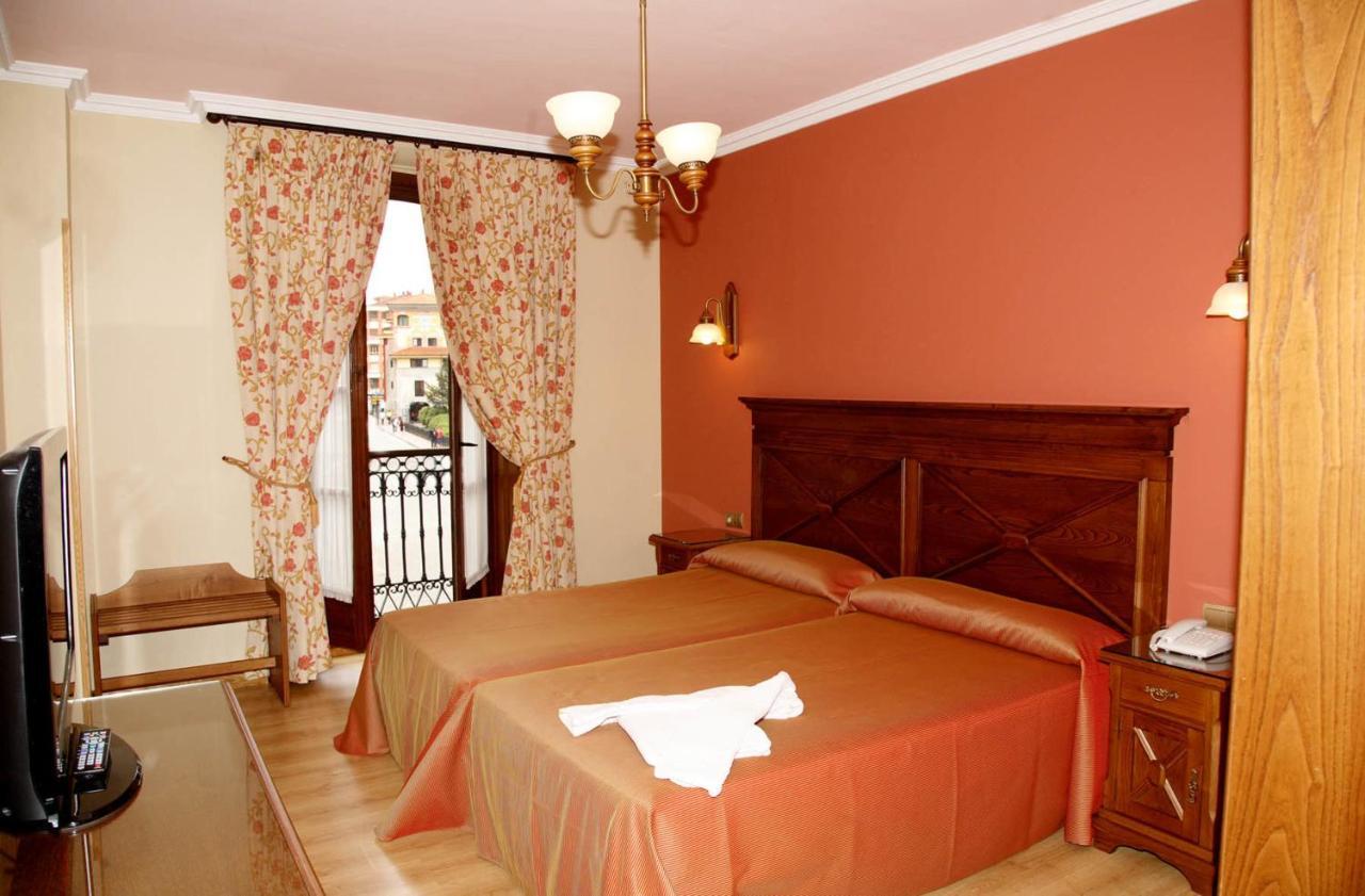 Imperion Hotel Cangas de Onis Ruang foto